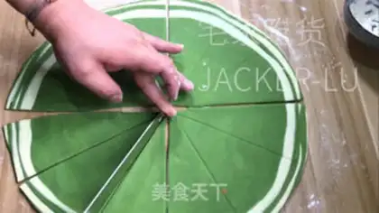 Make Scratch the horns step 23