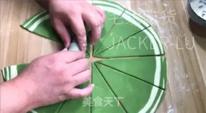 Make Scratch the horns step 24