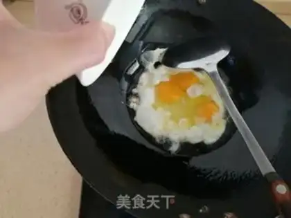 Make Gold and silver egg fried rice step 1