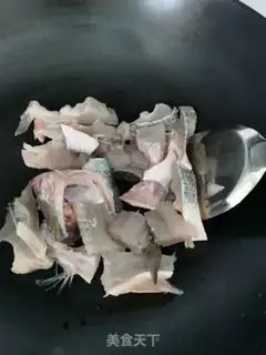 Make The sour bean horns boil the bass step 0