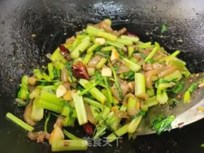 Make Celery with pig skin step 5