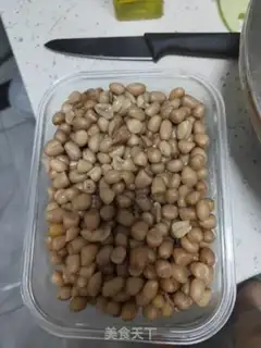 Make Celery peanuts step 0
