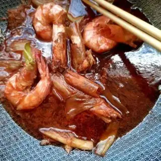 Make Shrimp oil and wheat noodles step 4