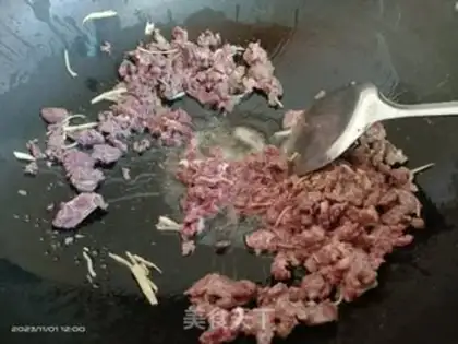 Make Scrambled beef step 1