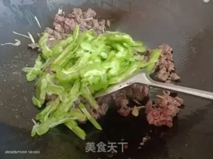 Make Scrambled beef step 2