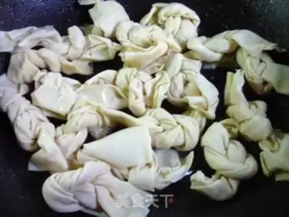 Make Blackwood tea, mushrooms burning leaves step 2