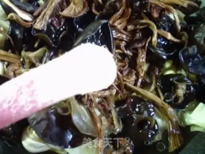 Make Blackwood tea, mushrooms burning leaves step 5