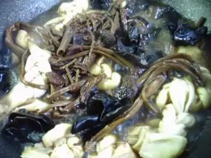 Make Blackwood tea, mushrooms burning leaves step 7