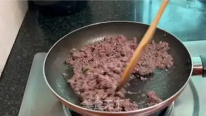 Make Beef sauce and pasta step 3