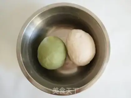 Make Double rose rolls step 3