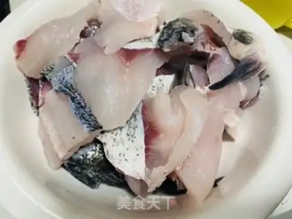 Make Spicy perfume fish step 1