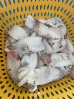 Make Garlic celery fried pipe step 0