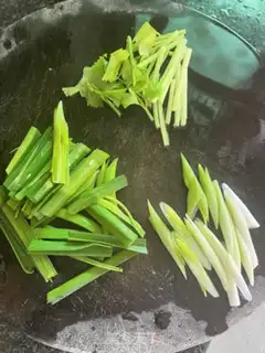 Make Garlic celery fried pipe step 1