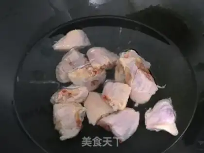 Make Red scrunch wings step 1