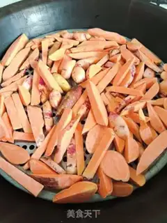 Make Three tans, three tans, and dried potatoes step 2