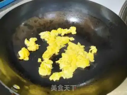 Make Blackwood pumpkin fried eggs step 4
