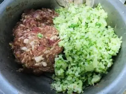 Make A lamb radish dumpling step 4