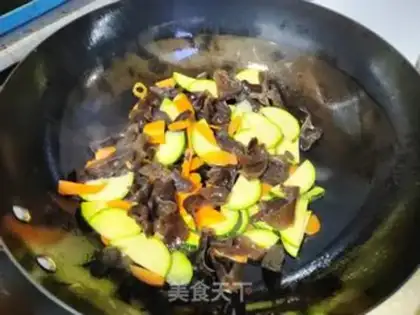 Make Blackwood pumpkin fried eggs step 5