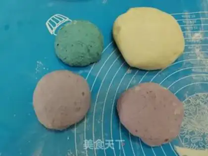 Make Three fresh dumplings of colour step 4
