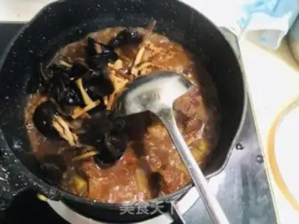 Make Red beef noodles step 4