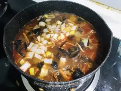 Make Red beef noodles step 5