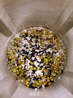 Make Green bean sand cow milk step 1