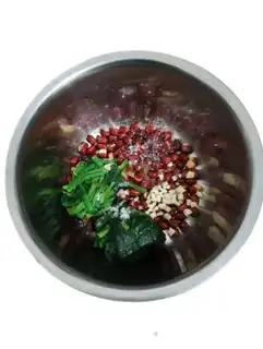 Make Old vinegar peanut spinach step 2