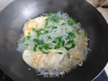 Make Shrimp leather, egg radish soup step 5