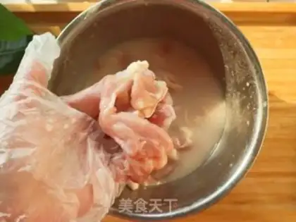 Make A wide-range mushroom steam chicken step 3