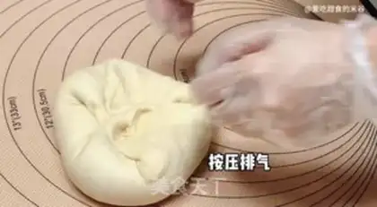 Make pyramid mini bread step 4