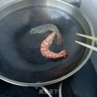 Make Snack leaves and black tiger shrimp step 5