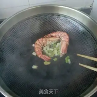 Make Snack leaves and black tiger shrimp step 7