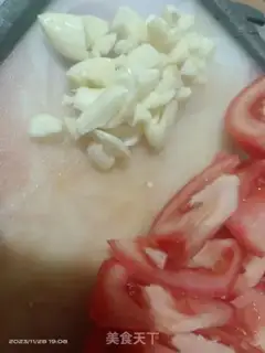 Make Tomato fried eggs step 0
