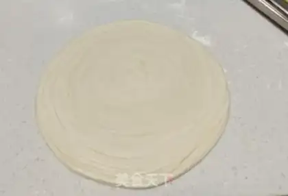 Make Straw hat pie step 6