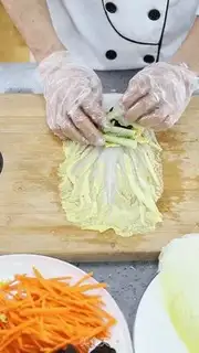 Make Emerald Vegetable Rolls step 3