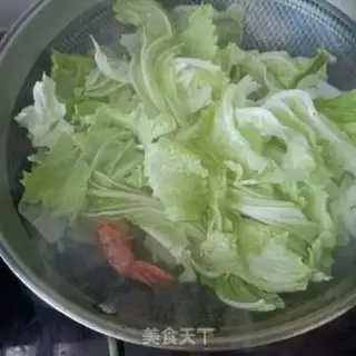 Make Snack leaves and black tiger shrimp step 9