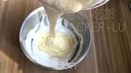Make Light cream early cake step 9