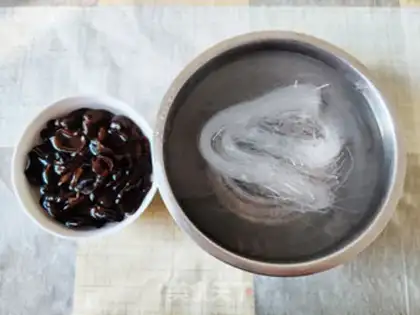 Make Meatball fan soup step 1