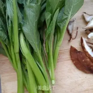 Make Scrambled mushrooms step 1