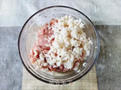 Make Meatball fan soup step 2