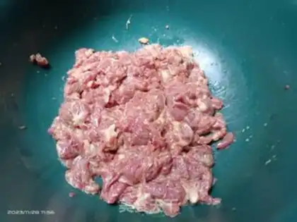 Make Beef with radish step 0