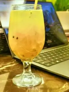 Make Hot orange tea with vanilla step 4