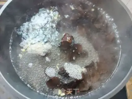 Make Meatball fan soup step 5