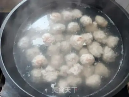 Make Meatball fan soup step 6