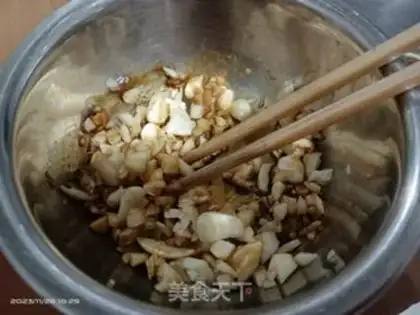 Make The golden mushroom fans skating meat step 4