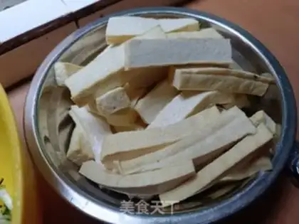 Make Five-flower fried tofu pies step 1