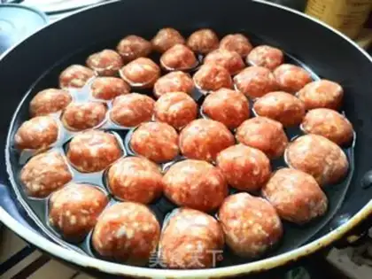 Make Horseshoe meatballs step 4