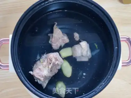 Make One person eats a pot of light soup step 2