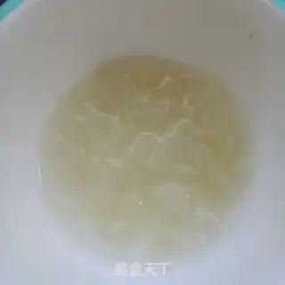 Make Snow Lotus Rainbow Pear soup step 1