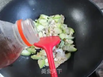 Make A toad of meat eggs step 4